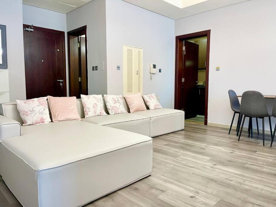 Cozy Upgraded Residential Flat With Sea, Mangrove, Pool View - 1203 Not Hotel アブダビ エクステリア 写真