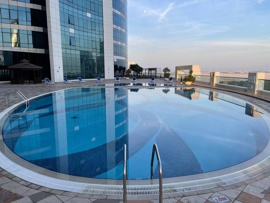 Cozy Upgraded Residential Flat With Sea, Mangrove, Pool View - 1203 Not Hotel アブダビ エクステリア 写真